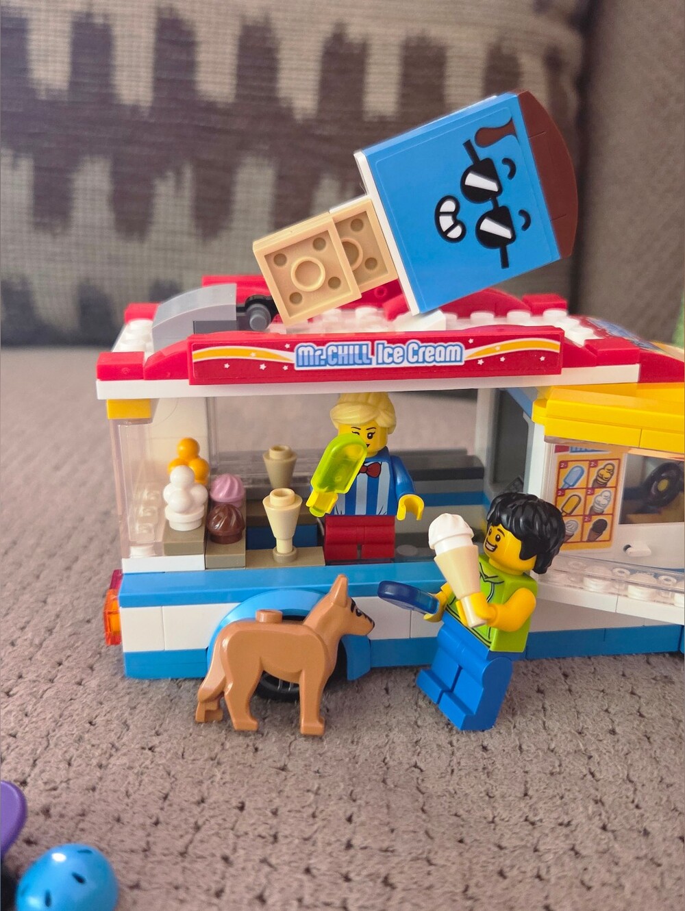 Lego City Ice Cream Truck 60253 Retired set 200 pcs 99% complete Different wig - Picture 3 of 16